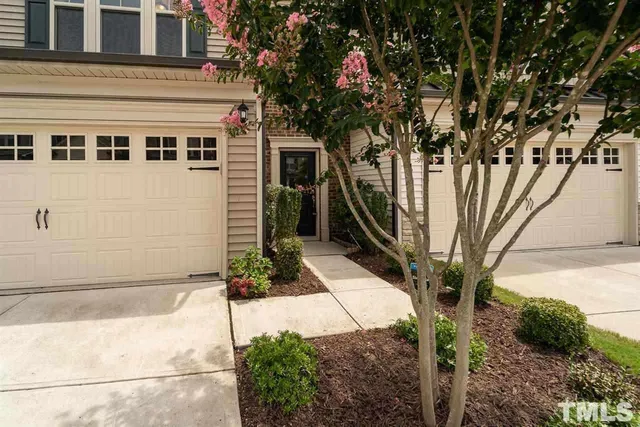 a house view with a outdoor space