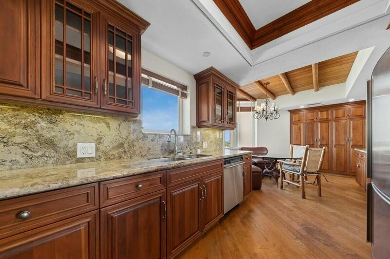300 Southeast 5th Avenue, Unit 6010 Boca Raton, FL 33432 - Photo 8 of 34 Kitchen