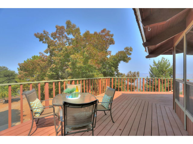 15988A Flintlock Road Cupertino, CA 95014 - Photo 6 of 25 Gallery Image 6