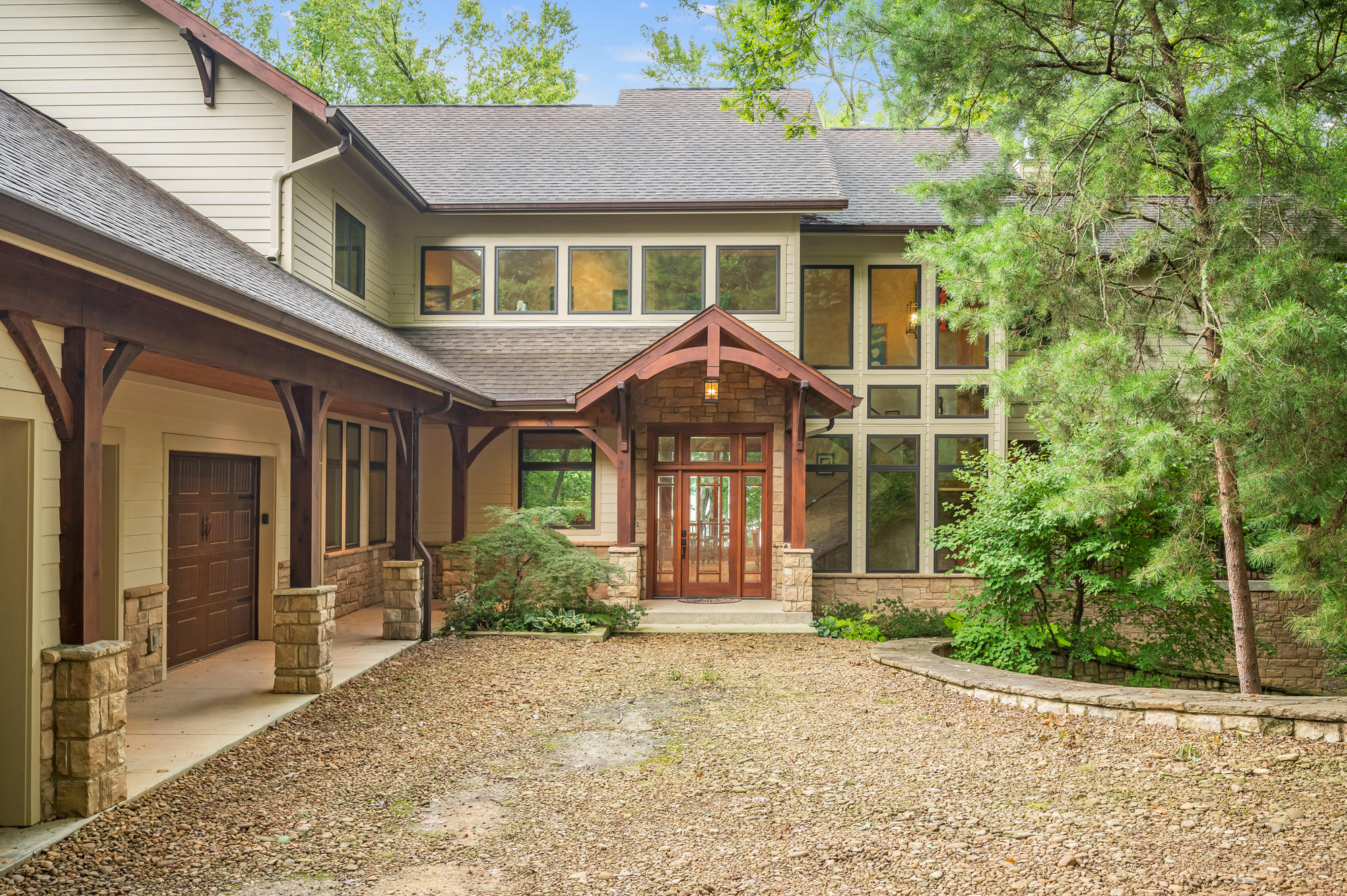 4043 Hamill Road Hixson, TN 37343 - Photo 1 of 59 Entrance