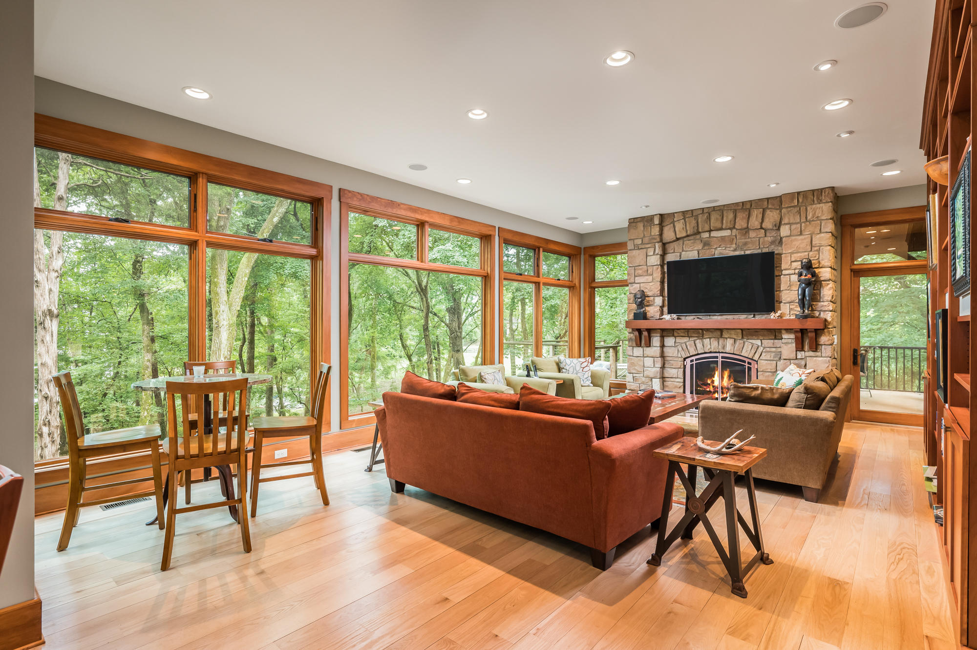 4043 Hamill Road Hixson, TN 37343 - Photo 11 of 59 Living Room