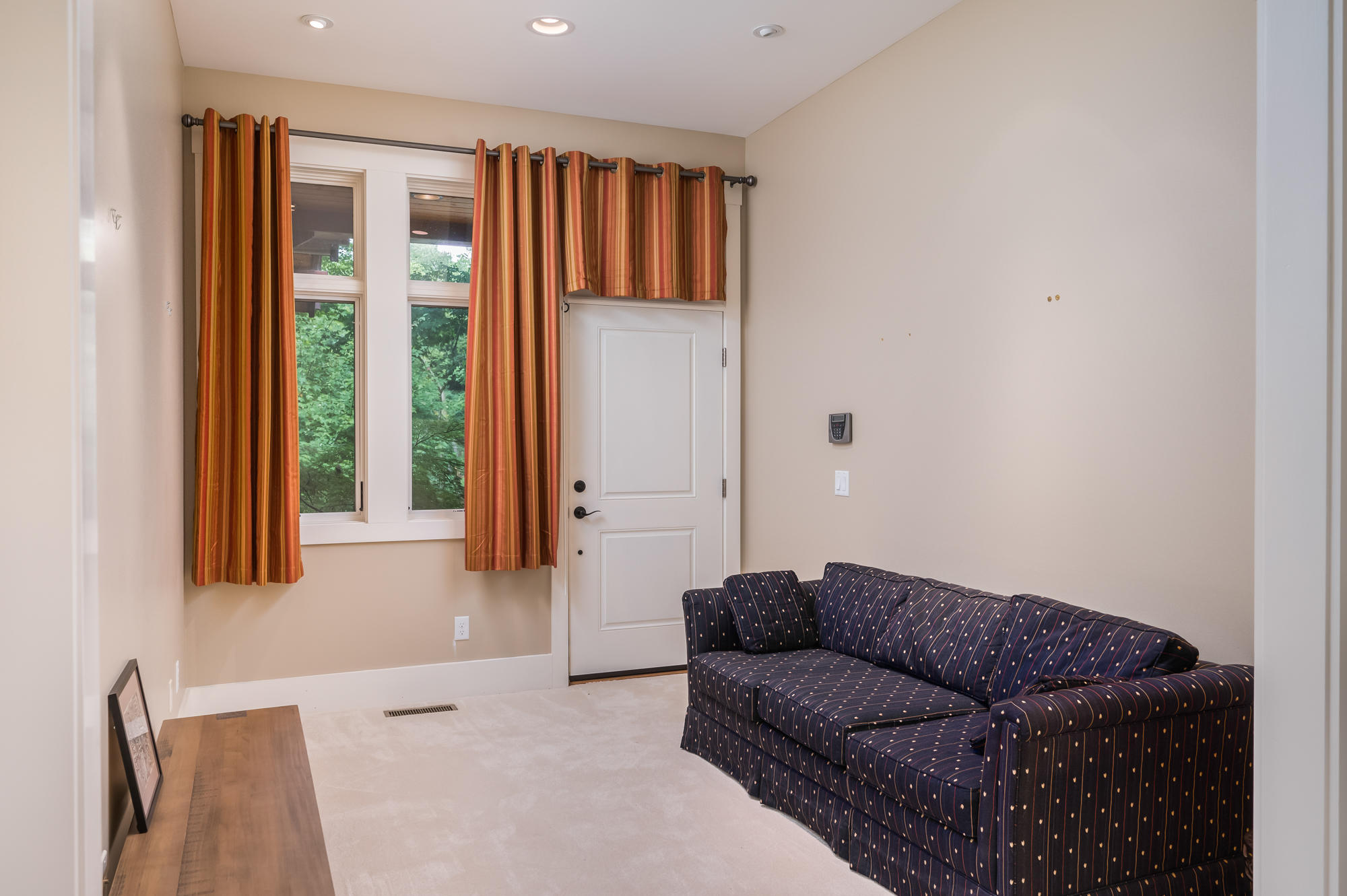 4043 Hamill Road Hixson, TN 37343 - Photo 16 of 59 Sitting Room