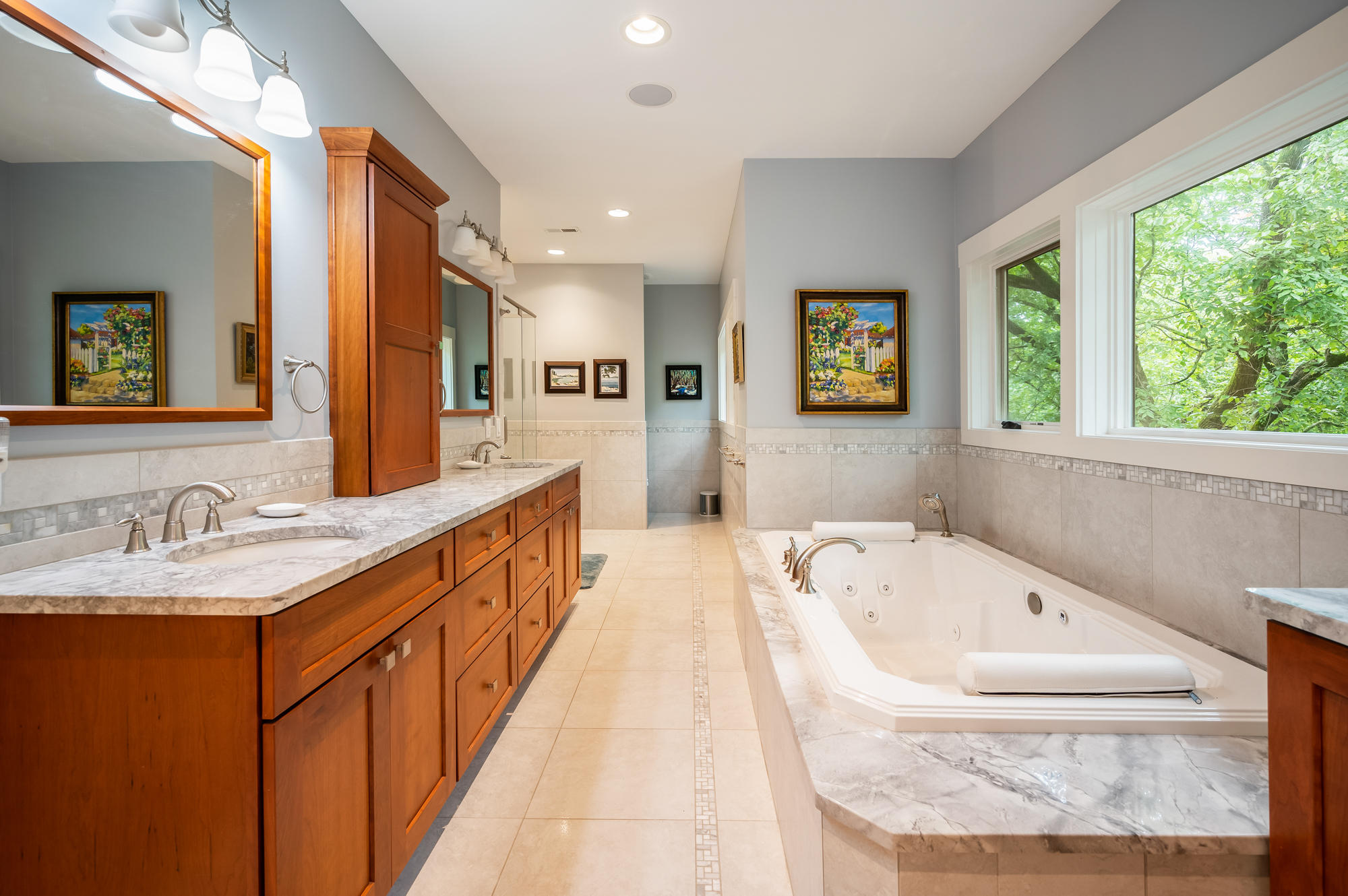 4043 Hamill Road Hixson, TN 37343 - Photo 25 of 59 Master Bathroom