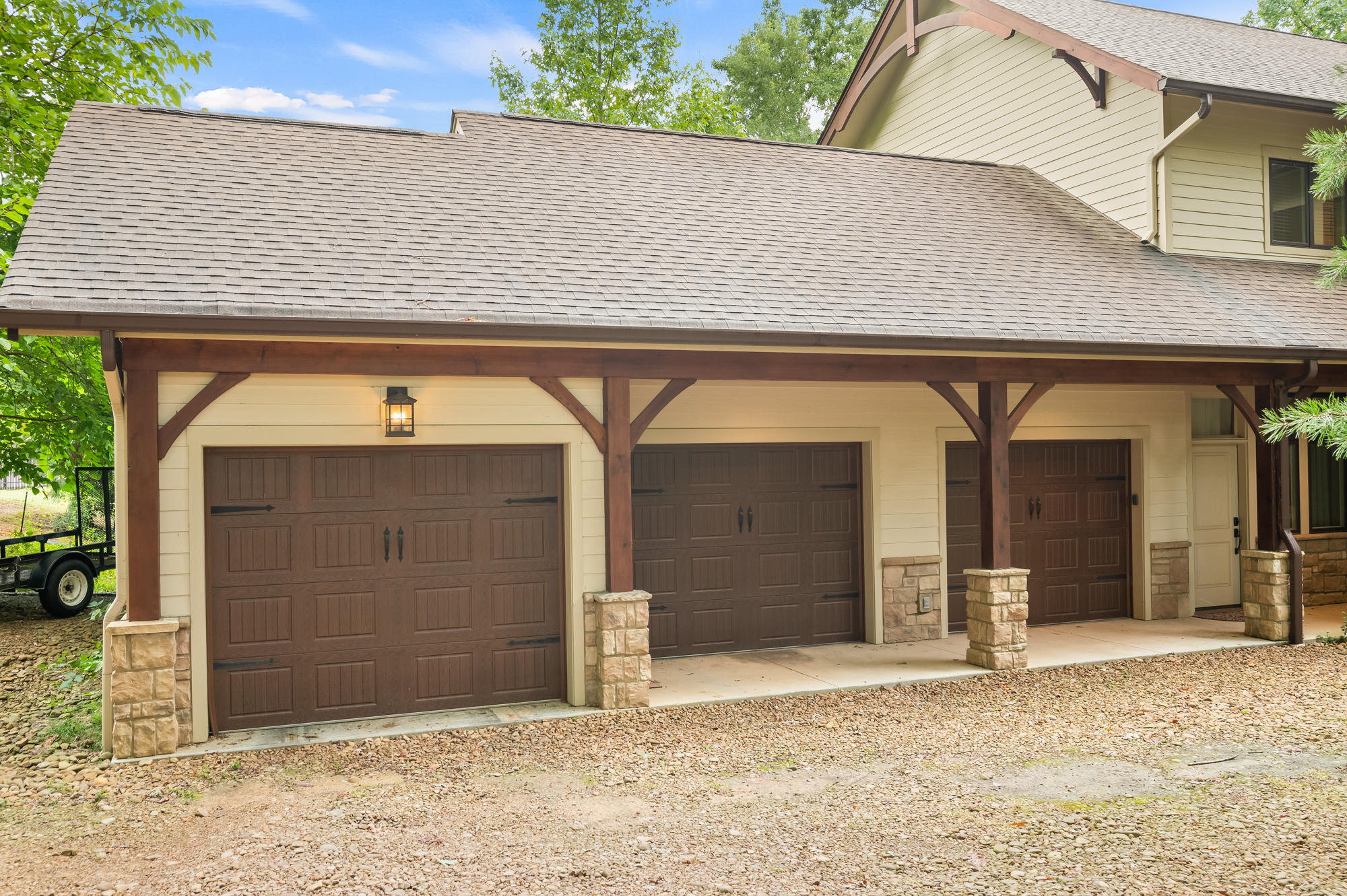 4043 Hamill Road Hixson, TN 37343 - Photo 39 of 59 Garage