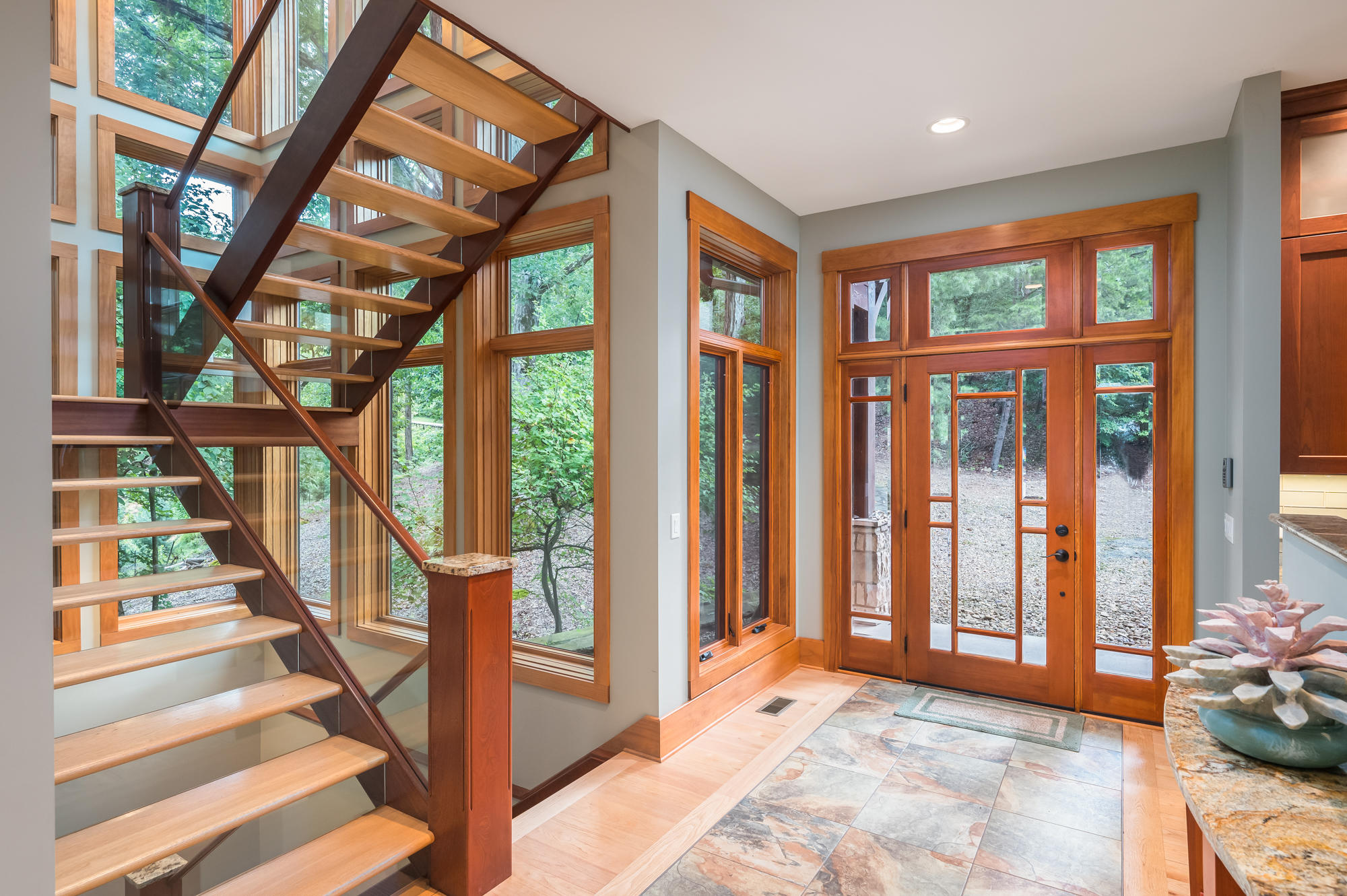 4043 Hamill Road Hixson, TN 37343 - Photo 4 of 59 Entry Way