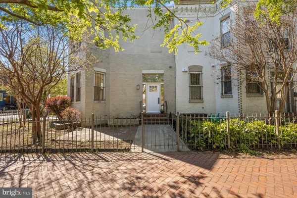 $4,099 | 642 15th Street Northeast, Unit 2, Washington, DC 20002
