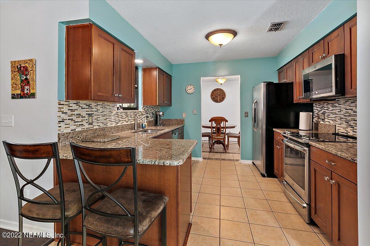 10929 Reading Road Jacksonville, FL 32257 - Photo 6 of 24 06-Kitchen