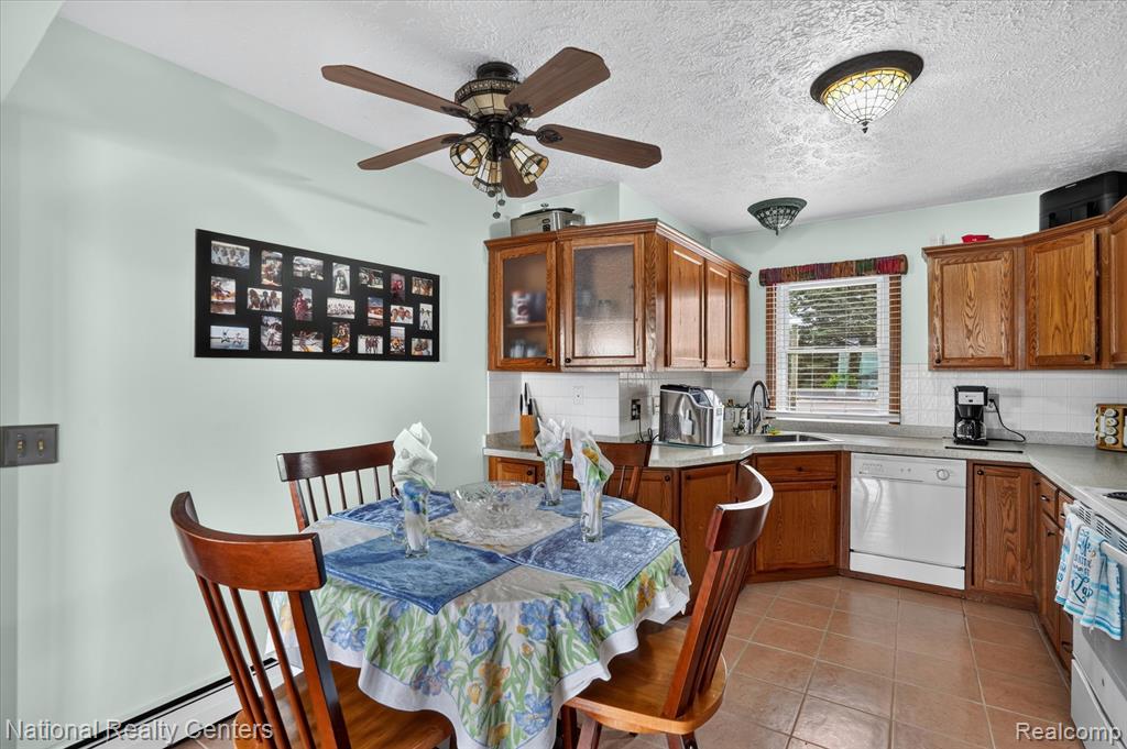 9450 Dexter-Pinckney Road Pinckney, MI 48169 - Photo 12 of 39