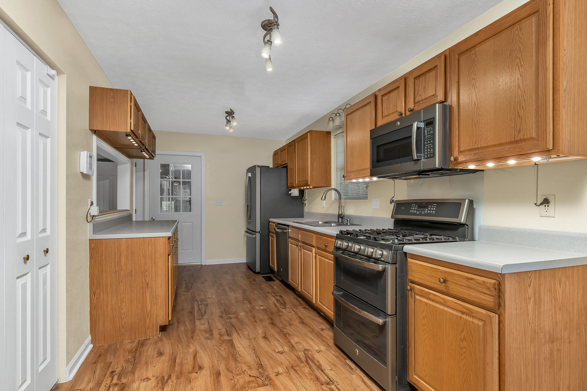 968 Upper Cove Loop Road Dayton, TN 37321 - Photo 8 of 33 4T1A2867