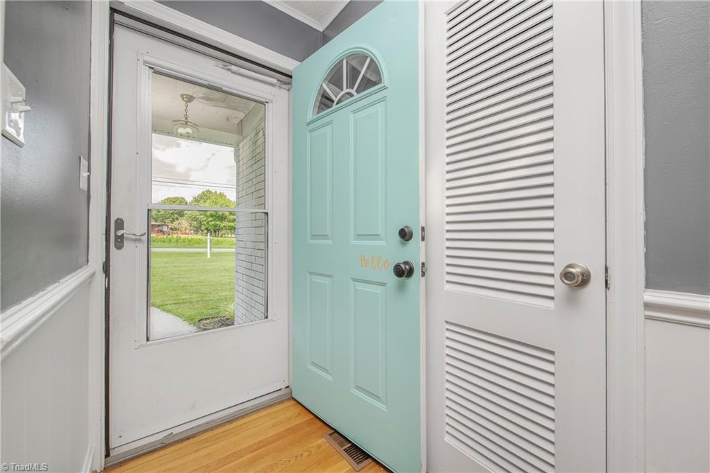 4060 Upper Lake Road Thomasville, NC 27360 - Photo 11 of 47 Gallery Image 11