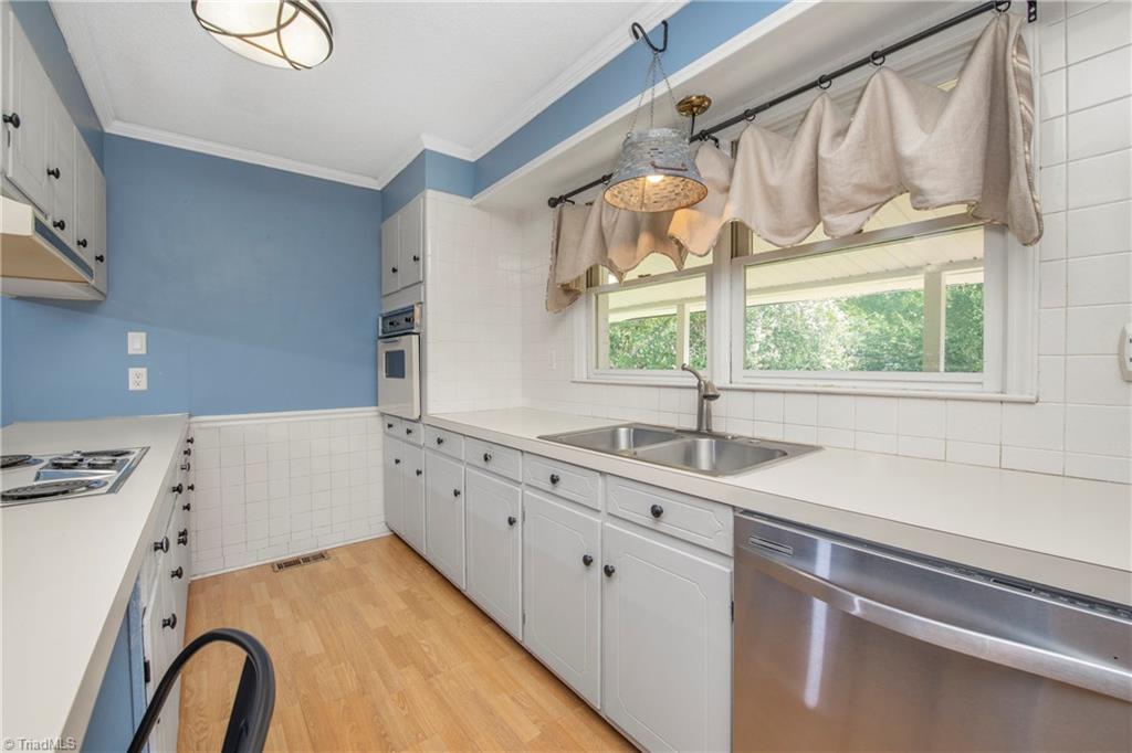 4060 Upper Lake Road Thomasville, NC 27360 - Photo 14 of 47 Gallery Image 14