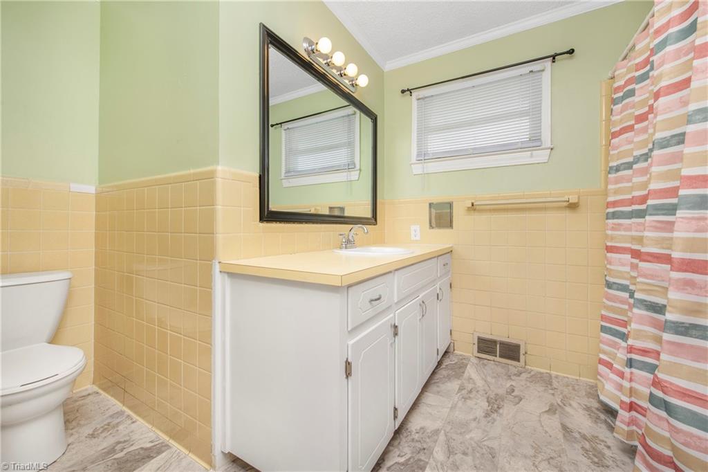 4060 Upper Lake Road Thomasville, NC 27360 - Photo 28 of 47 Gallery Image 28
