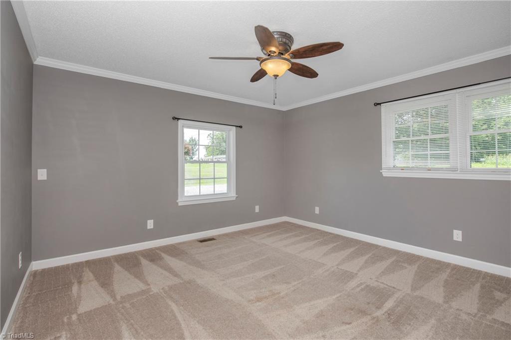 4060 Upper Lake Road Thomasville, NC 27360 - Photo 31 of 47 Gallery Image 31