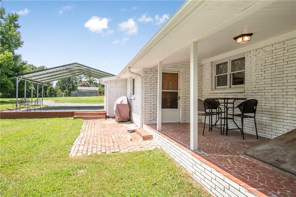 4060 Upper Lake Road Thomasville, NC 27360 - Photo 38 of 47 Gallery Image 38