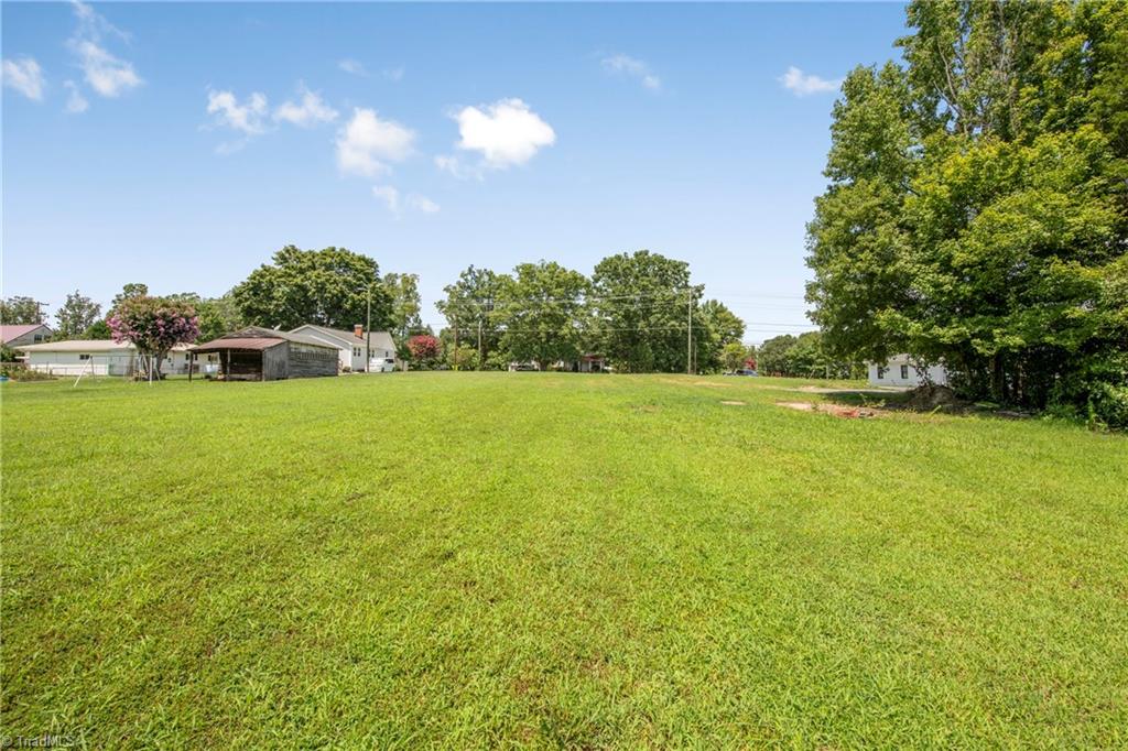 4060 Upper Lake Road Thomasville, NC 27360 - Photo 40 of 47 Gallery Image 40