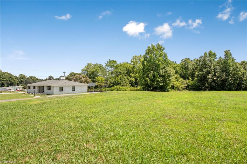 4060 Upper Lake Road Thomasville, NC 27360 - Photo 43 of 47 Gallery Image 43