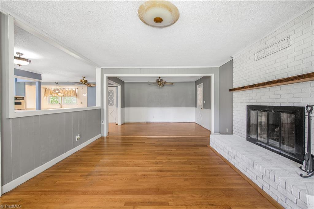 4060 Upper Lake Road Thomasville, NC 27360 - Photo 5 of 47 Gallery Image 5