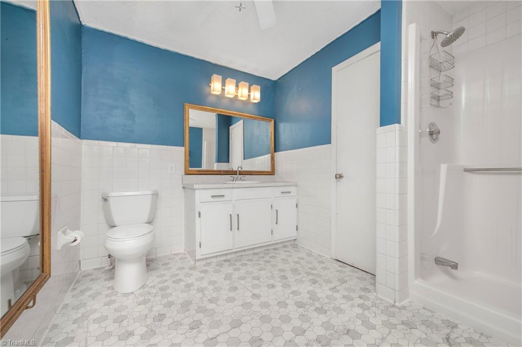 4060 Upper Lake Road Thomasville, NC 27360 - Photo 10 of 47 Gallery Image 10