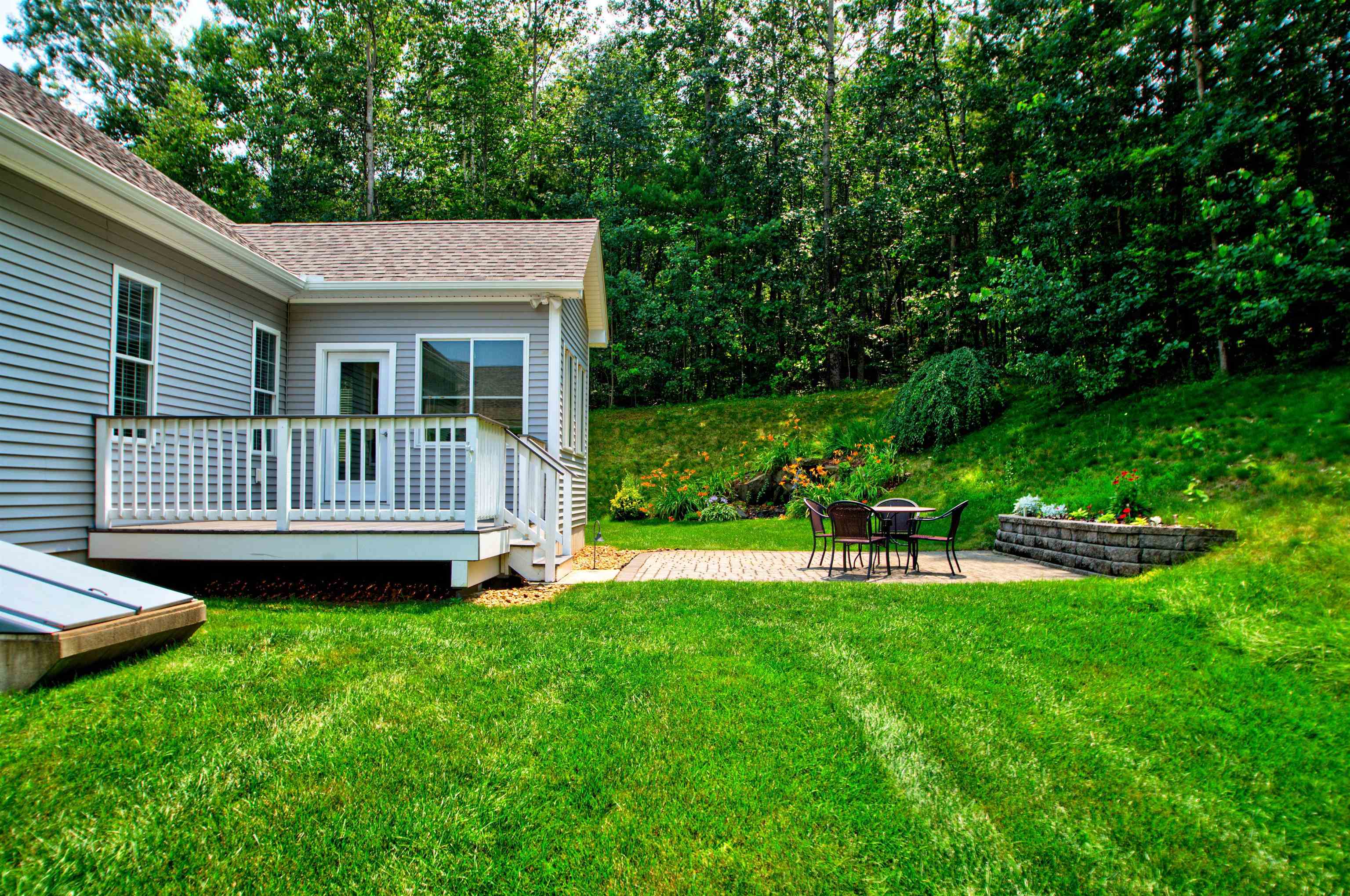 3 Tavern Hill Road Londonderry, NH 03053 - Photo 21 of 39 Gallery Image 21