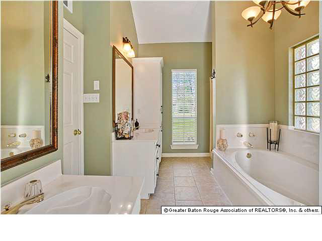 219 Chapel View Court Baton Rouge, LA 70815 - Photo 10 of 15 Gallery Image 10