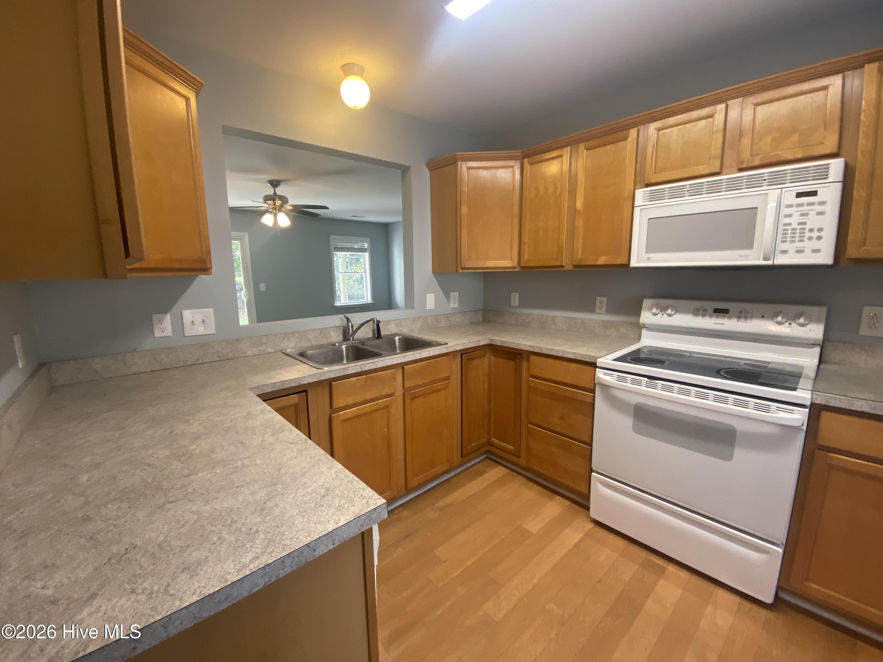 5132 Greenville Loop Road, Unit B Wilmington, NC 28409 - Photo 6 of 37