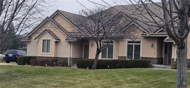 $495,000 | 4118 Northeast Chapel Manor Drive, Lee's Summit, MO 64064