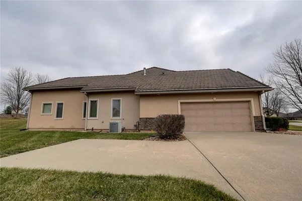 $480,000 | 4118 Northeast Chapel Manor Drive, Lee's Summit, MO 64064