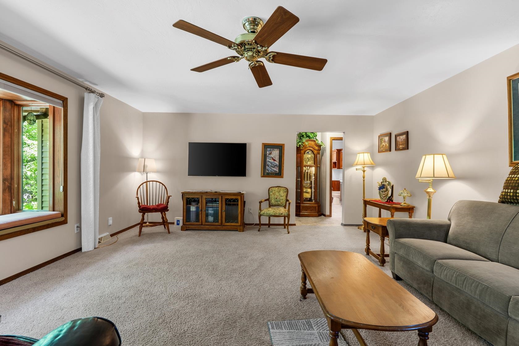 250 Traders Point Green Bay, WI 54302 - Photo 7 of 56