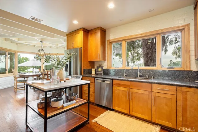 $1,768,000 | 1076 Norumbega Drive, Monrovia, CA 91016