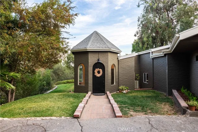 $1,768,000 | 1076 Norumbega Drive, Monrovia, CA 91016