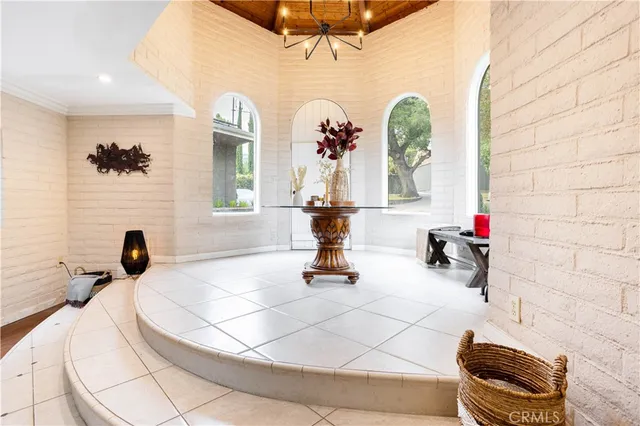 $1,768,000 | 1076 Norumbega Drive, Monrovia, CA 91016