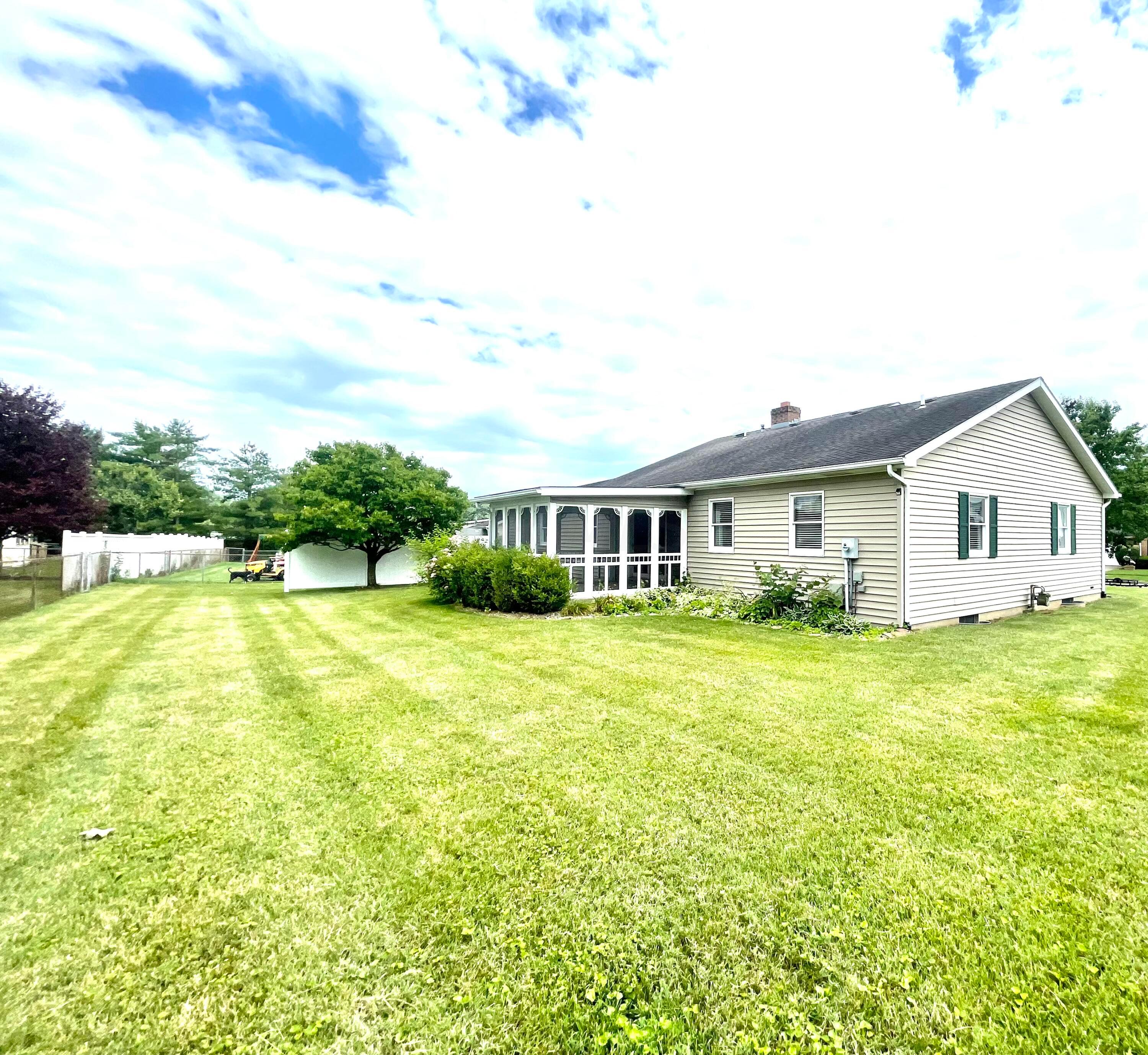 404 Ridgedale Drive Circleville, OH 43113 - Photo 6 of 42 A25ED005-227C-4523-A242-B92C2C80AD50
