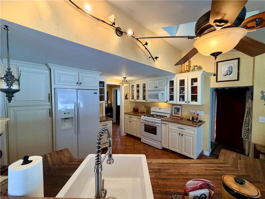 128 West 4th Street Corning, NY 14830 - Photo 8 of 31