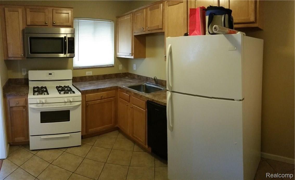 9831 Middlebelt Road Livonia, MI 48150 - Photo 7 of 13 20180322_112656.jpg