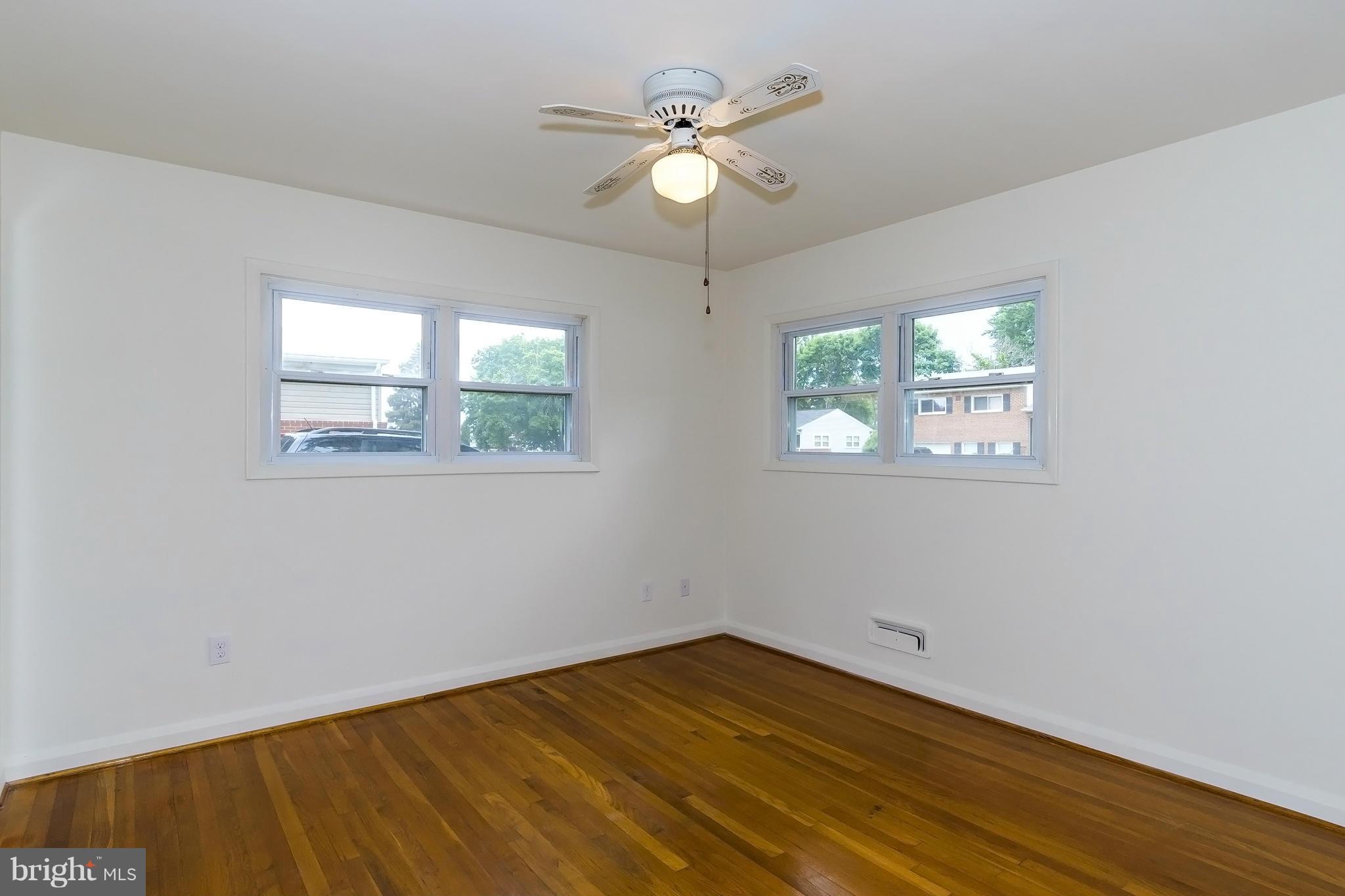 924 Vanderwood Road Baltimore, MD 21228 - Photo 17 of 26 Bedroom