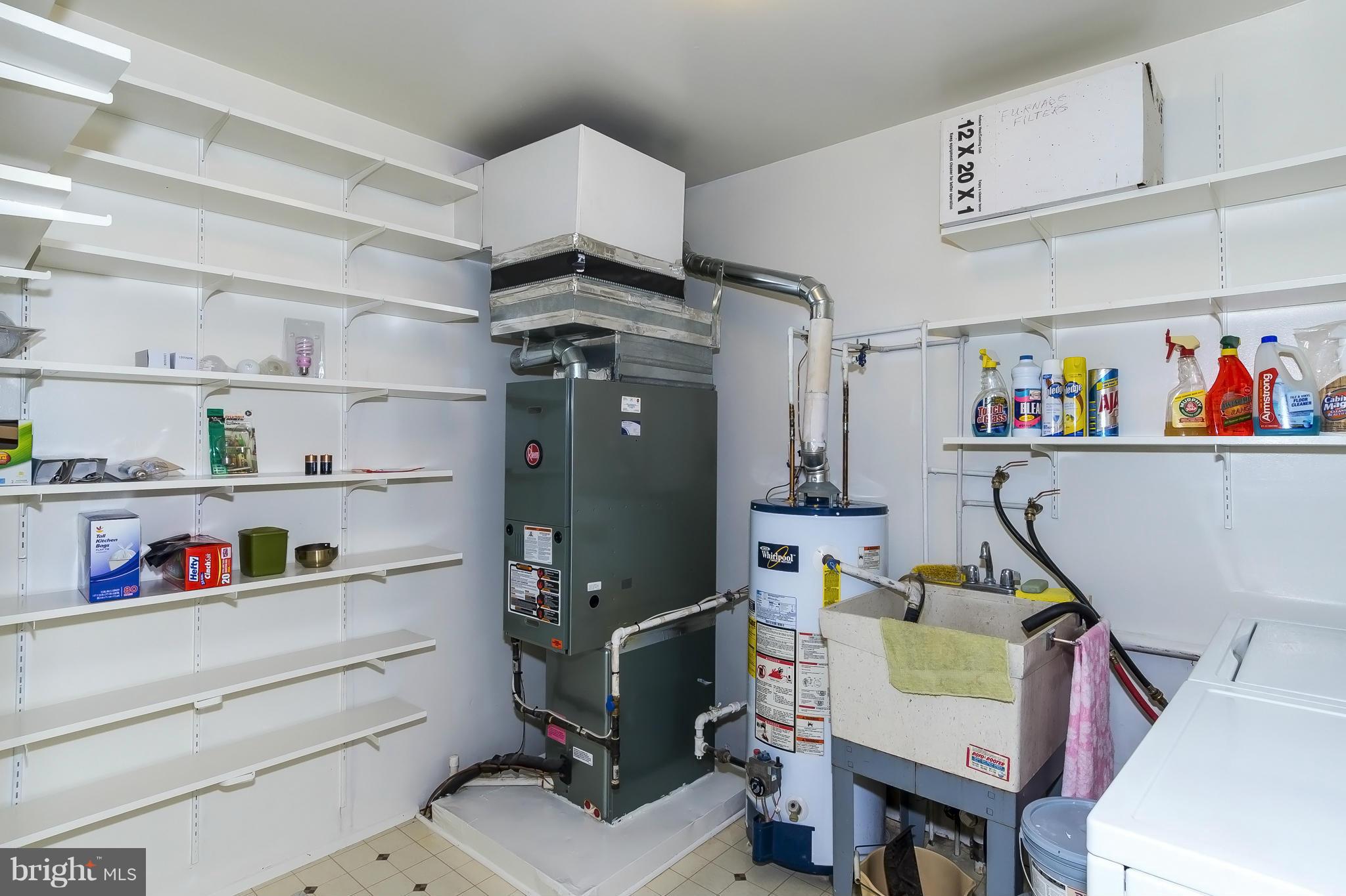 924 Vanderwood Road Baltimore, MD 21228 - Photo 20 of 26 Interior (General)