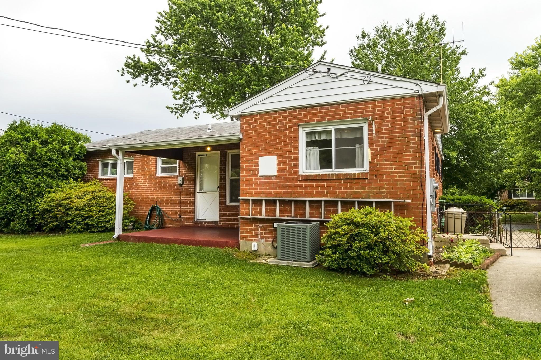 924 Vanderwood Road Baltimore, MD 21228 - Photo 22 of 26 Exterior (Rear)