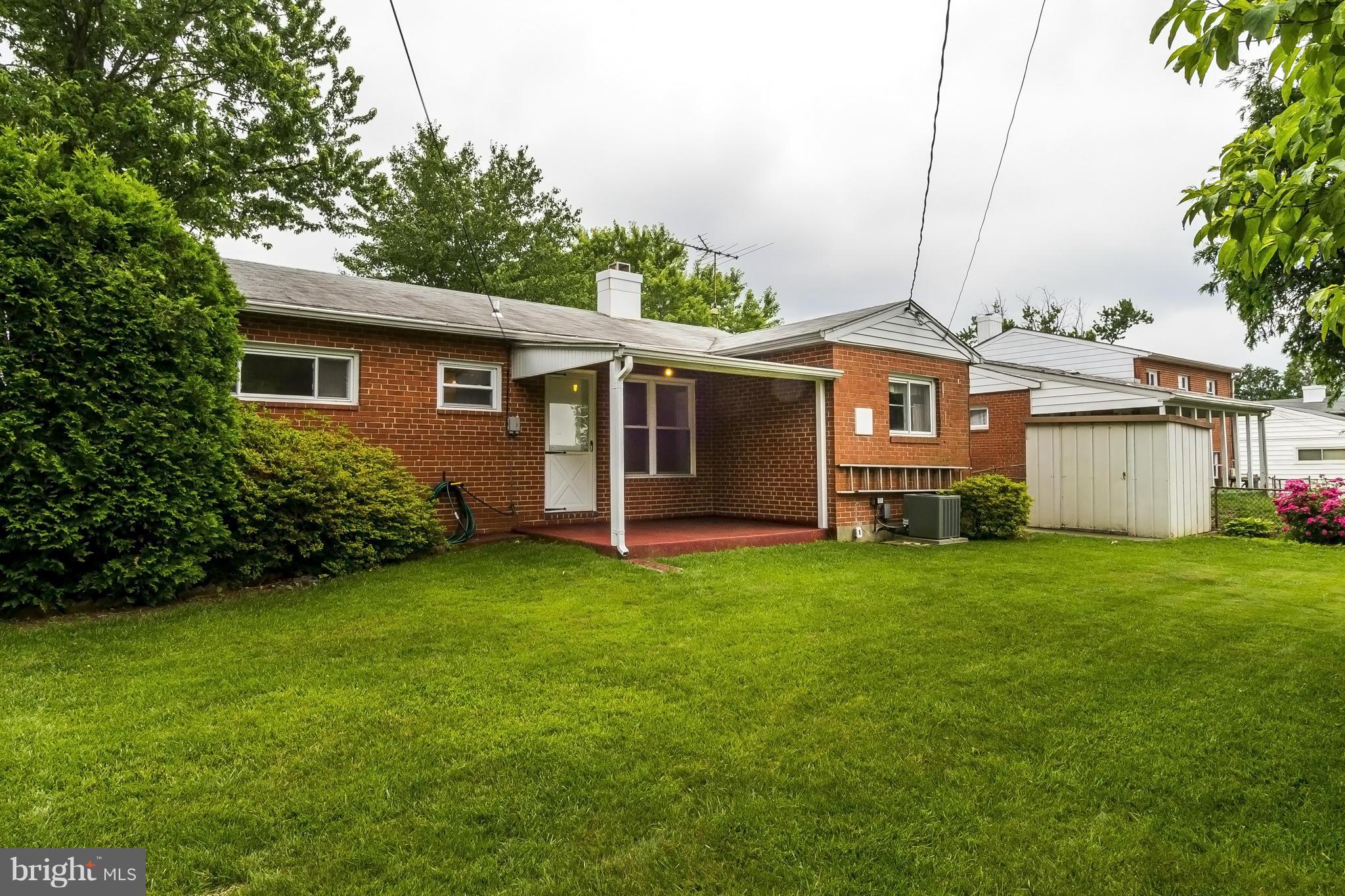 924 Vanderwood Road Baltimore, MD 21228 - Photo 24 of 26 Exterior (Rear)