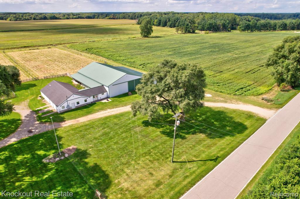 8424 Oak Road Millington, MI 48746 - Photo 9 of 34