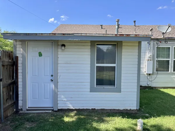 $1,700 | 2611 31st Street, Lubbock, TX 79410