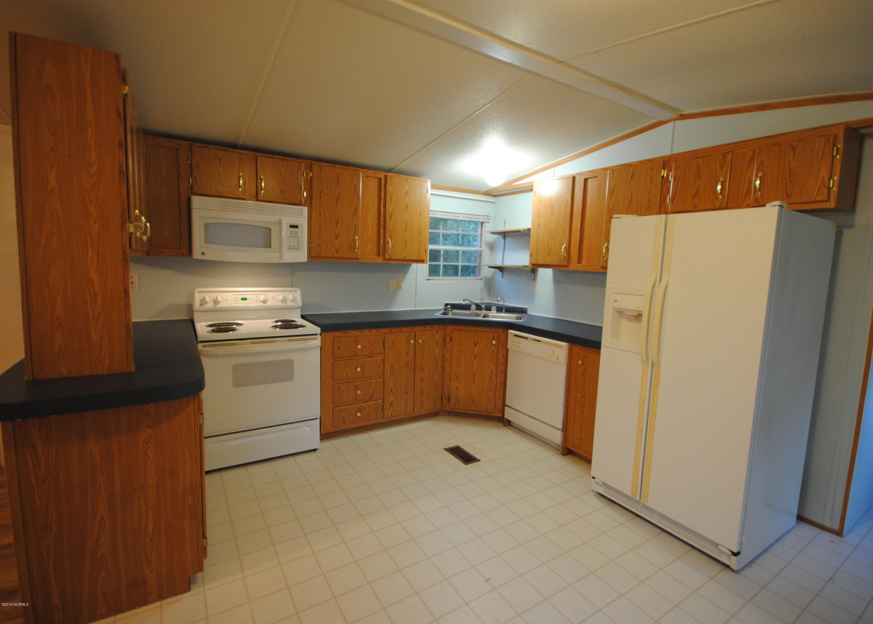 198 Trout Street Holly Ridge, NC 28445 - Photo 5 of 12 Kitchen