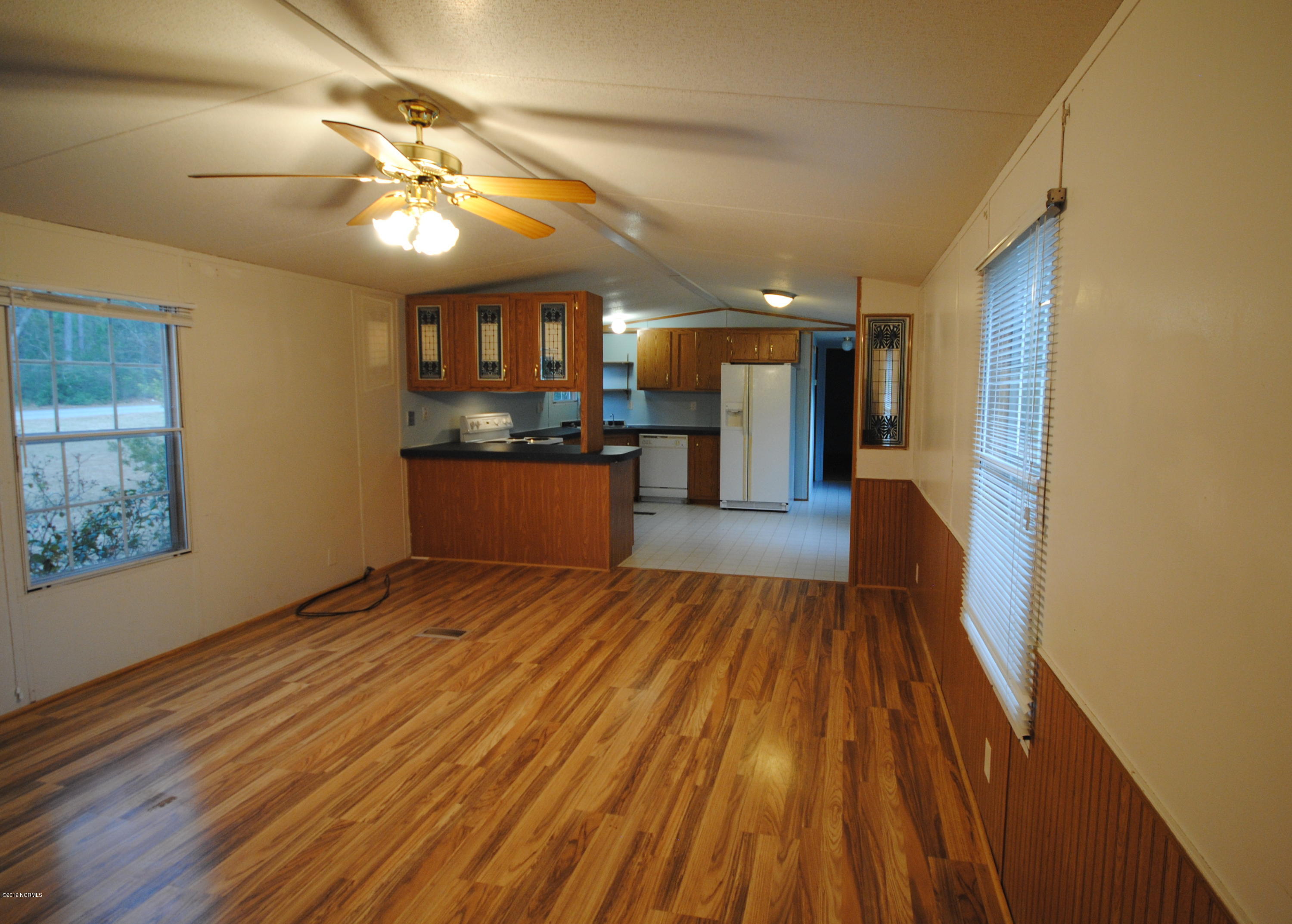 198 Trout Street Holly Ridge, NC 28445 - Photo 7 of 12 Living area