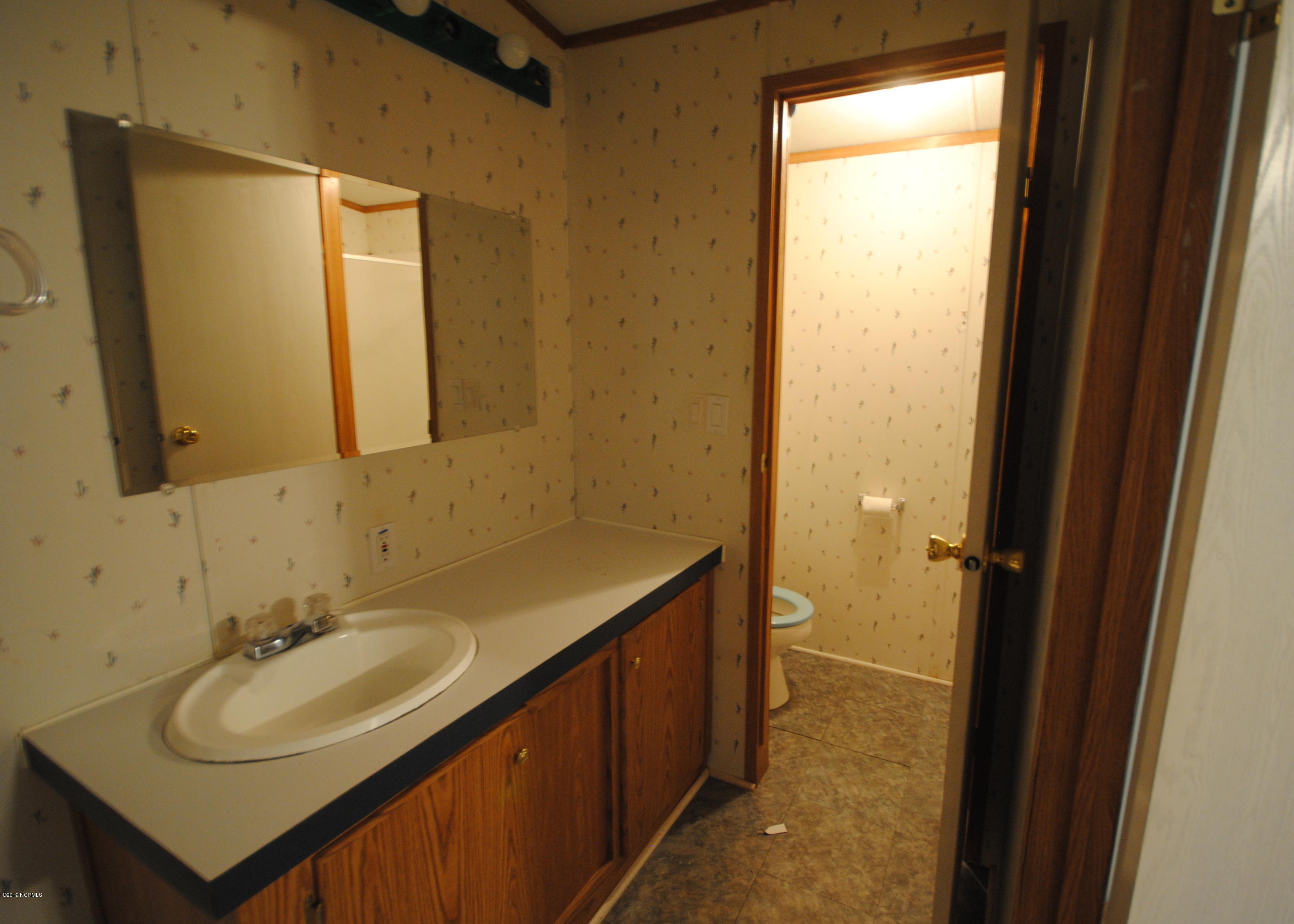 198 Trout Street Holly Ridge, NC 28445 - Photo 9 of 12 Masterbath