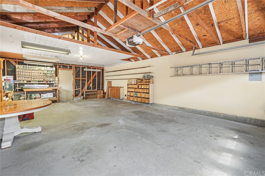 402 Virginia Street El Segundo, CA 90245 - Photo 21 of 22 a view of an empty room