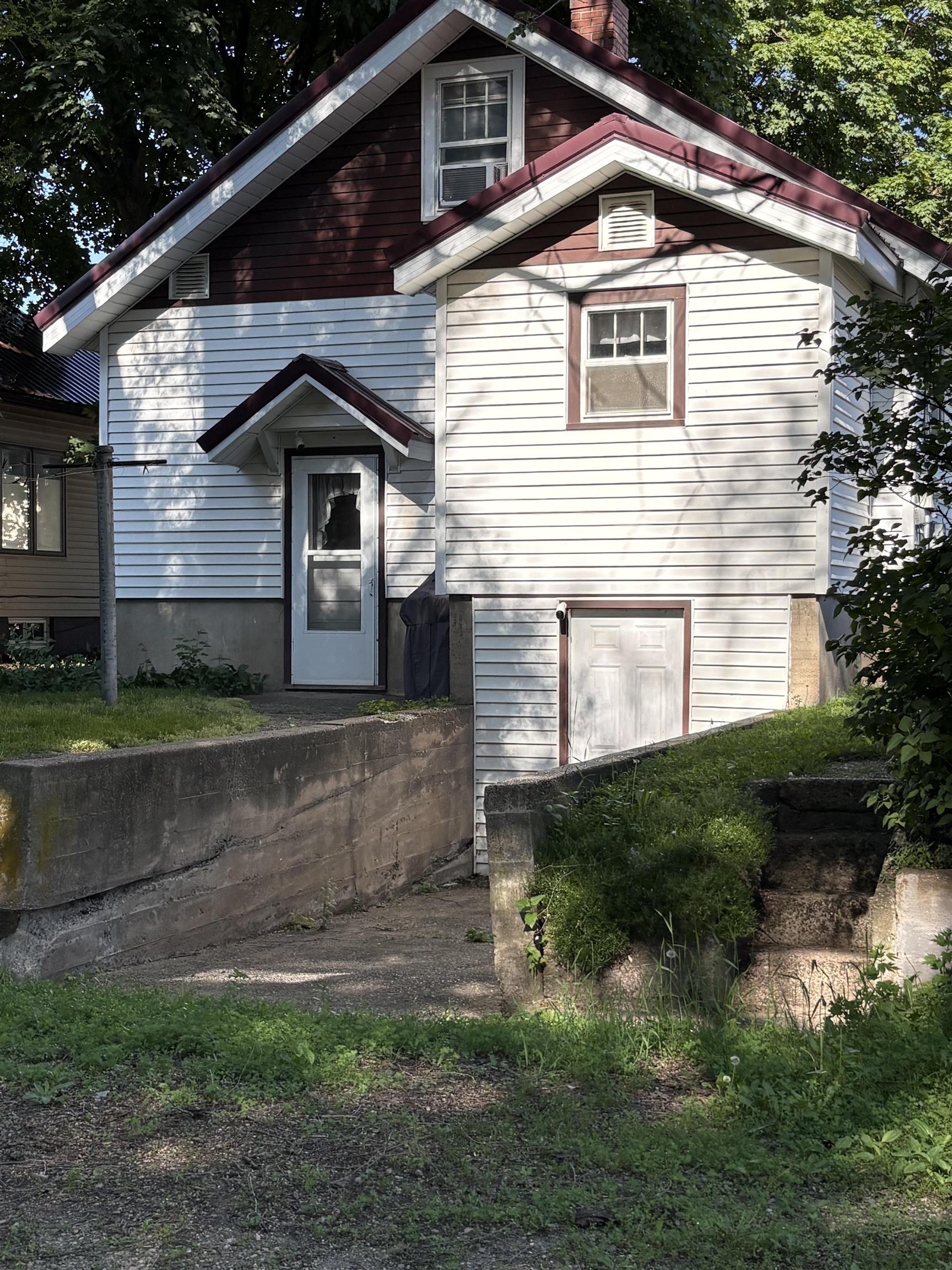 115 North Prairie Street Prairie du Chien, WI 53821 - Photo 2 of 22