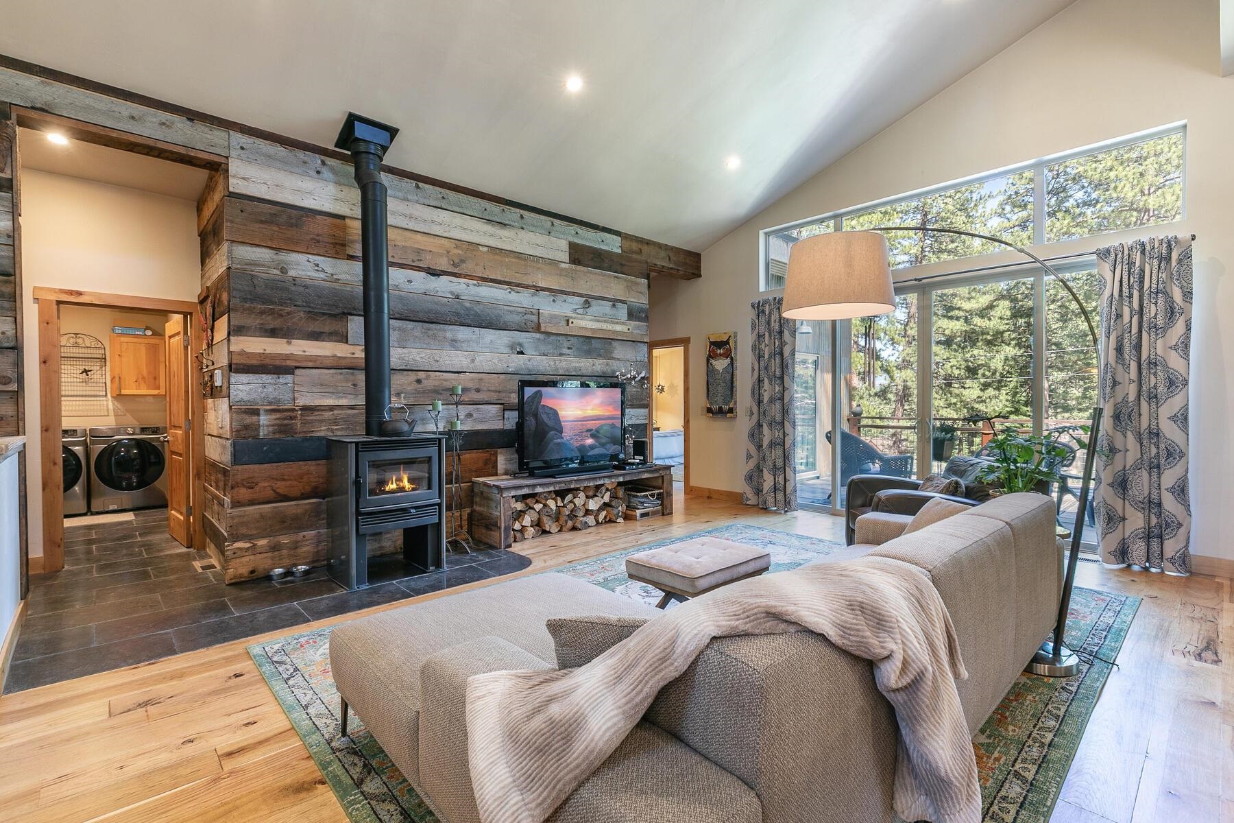 10608 Torrey Pine Road Truckee, CA 96161 - Photo 5 of 21 Gallery Image 5
