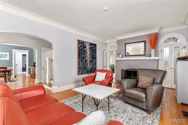 $734,000 | 7120 Lindell Boulevard, University City, MO 63130