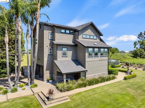 $1,999,999 | 17035 Terminous Road, Isleton, CA 95641