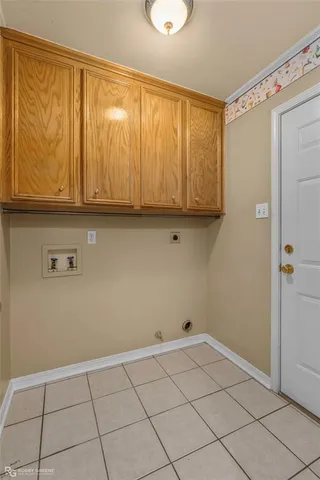 a view of a house with a back yard