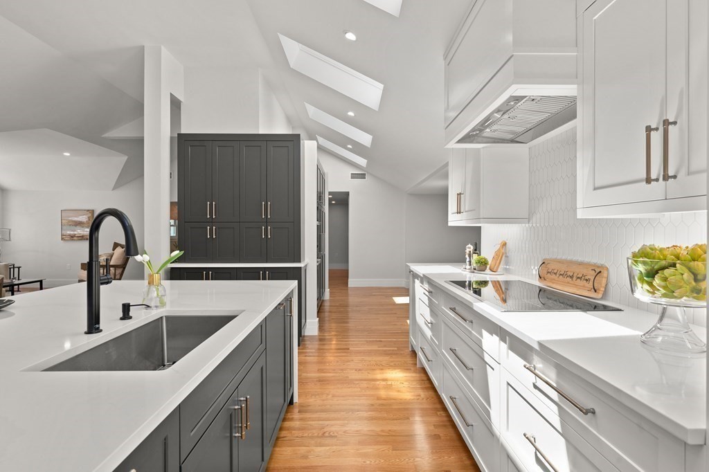 7 Bishops Lane Lynnfield, MA 01940 - Photo 12 of 42